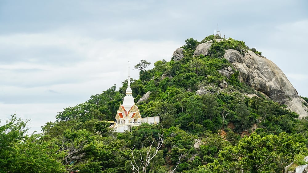 The Buddhist temple on Khao Takiab hill